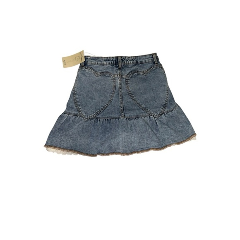 Y2k NWT Denim fit and flare skirt heart shaped back pockets‎ medium wash sz 26